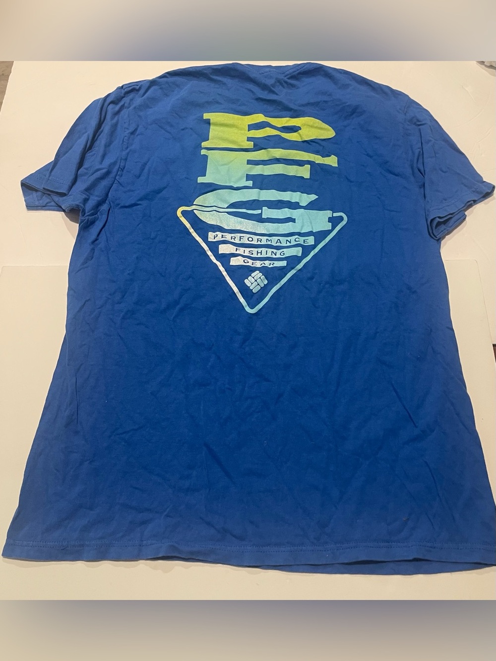 Columbia men large Blue Short-Sleeve Performance Fishing Graphic Tee Lime Accent